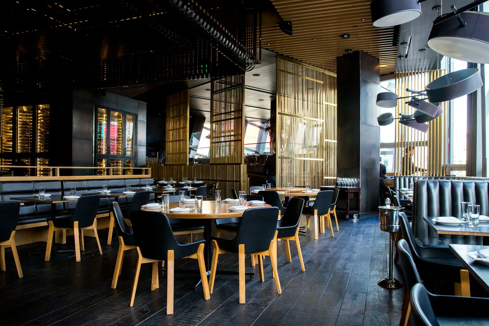 Warm restaurant dining room ready for guests